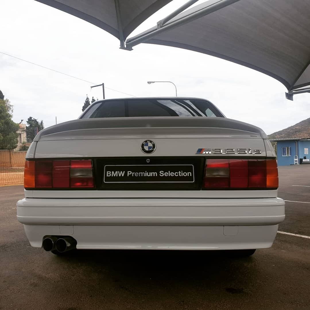 BMW 325is - White