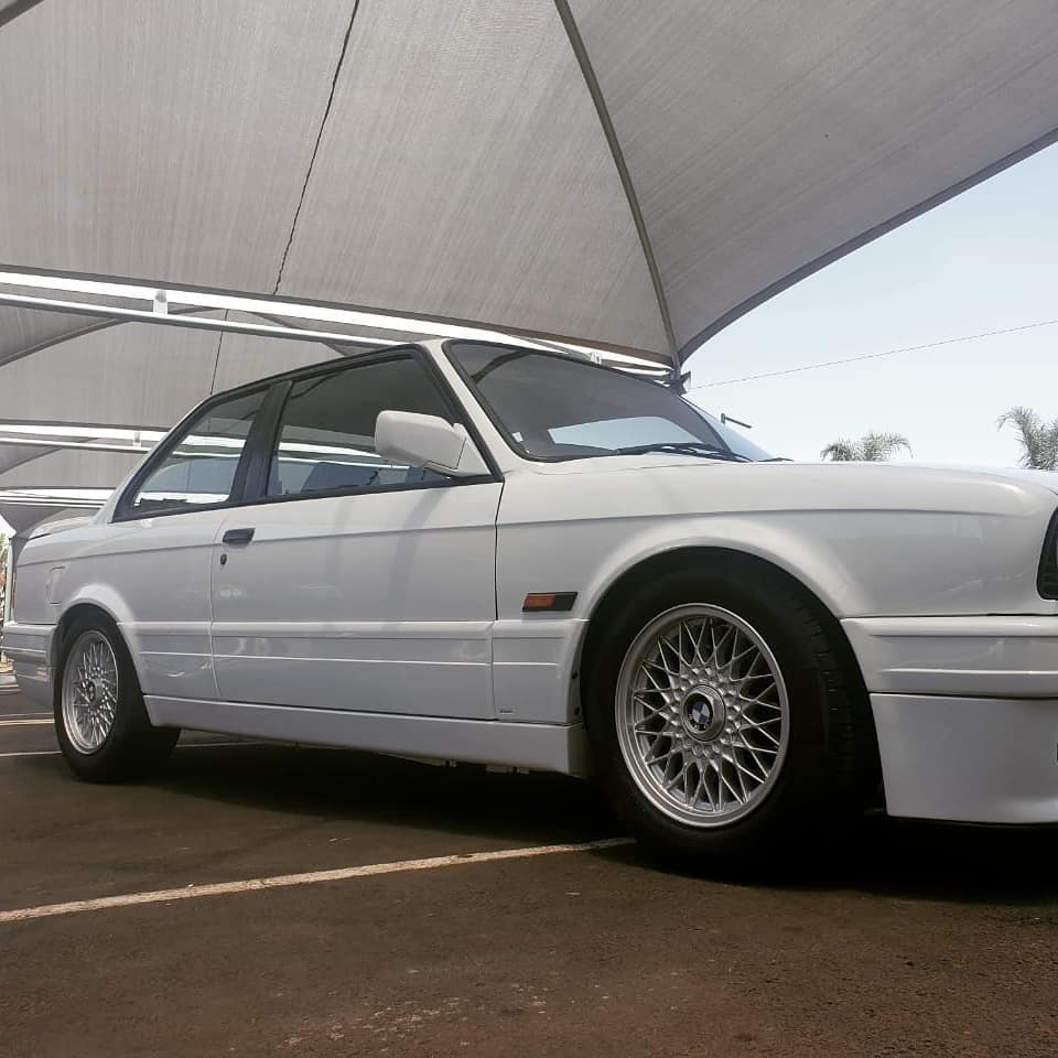 BMW 325is - White