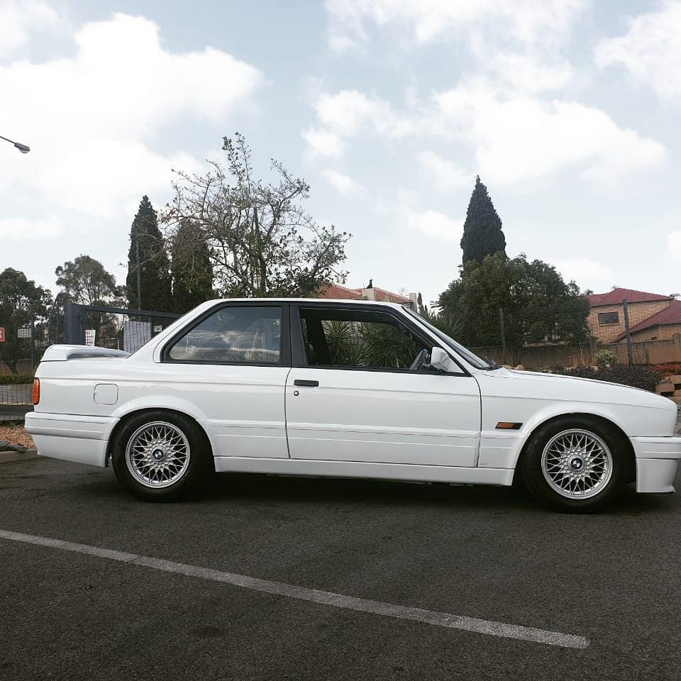 BMW 325is - White